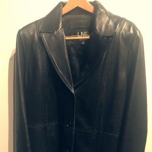 Timeless topper style in genuine leather